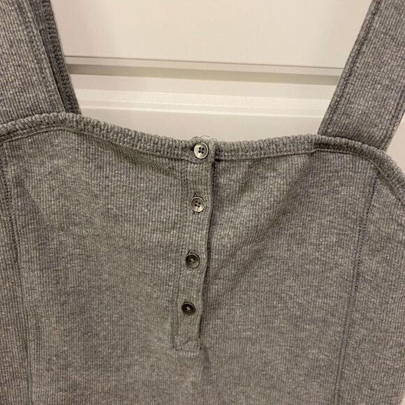 Abercrombie & Fitch CropTank Top. Gray. Medium. Streetwear. Cute. Chic. Comfy - Picture 3 of 7